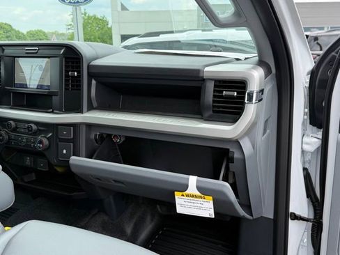 New 2026 Ford F550 4x4 Regular Cab Super Duty image 9