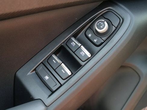 Used 2025 Subaru Crosstrek 2.5i Limited w/ Crosstrek Mirror Package image 22