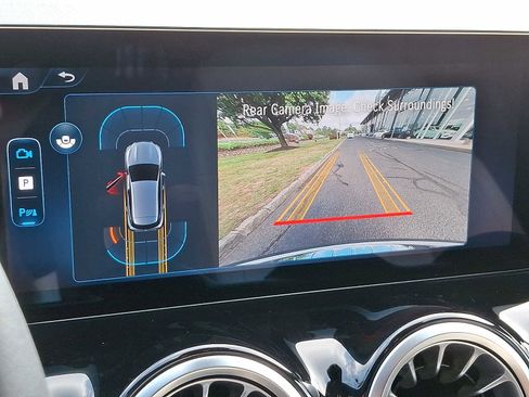 Certified 2025 Mercedes-Benz GLA 250 4MATIC image 15