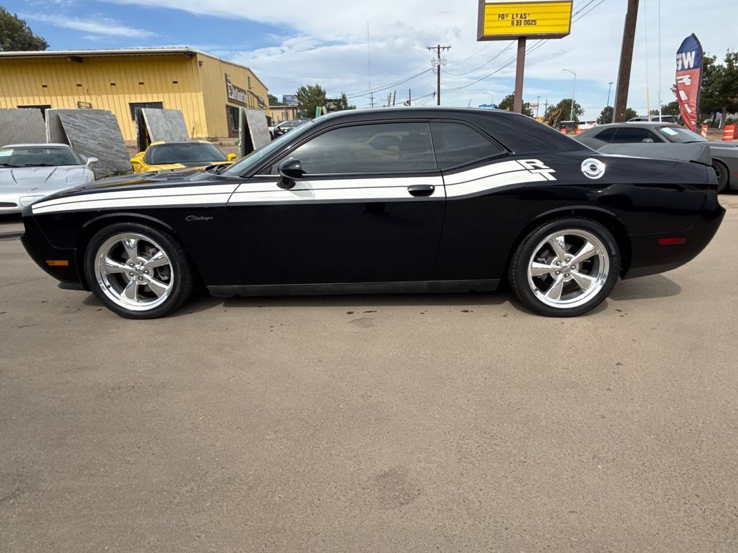 Used 2013 Dodge Challenger R/T RWD image 4
