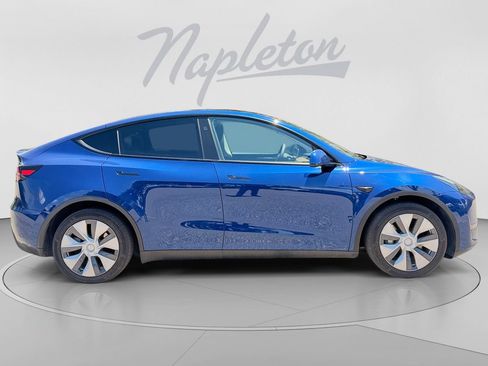 Used 2024 Tesla Model Y Long Range AWD/4WD image 7