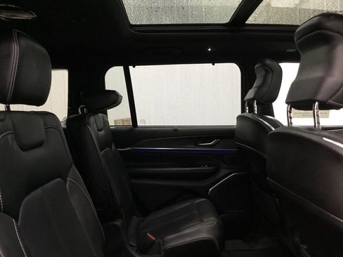 Used 2023 Jeep Grand Cherokee L Overland w/ Advanced Protech Group III image 21