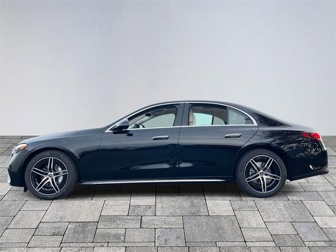 New 2026 Mercedes-Benz E 350 4MATIC Sedan image 4