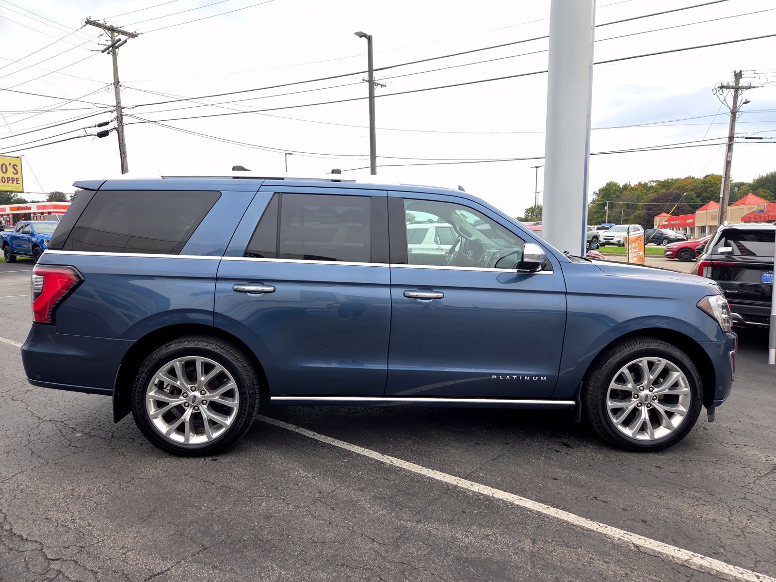 Used 2019 Ford Expedition Platinum AWD/4WD image 6