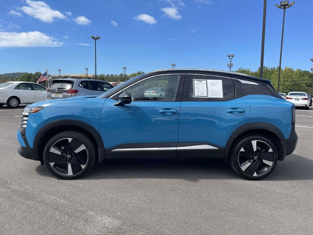 Used 2025 Nissan Kicks SR FWD image 6