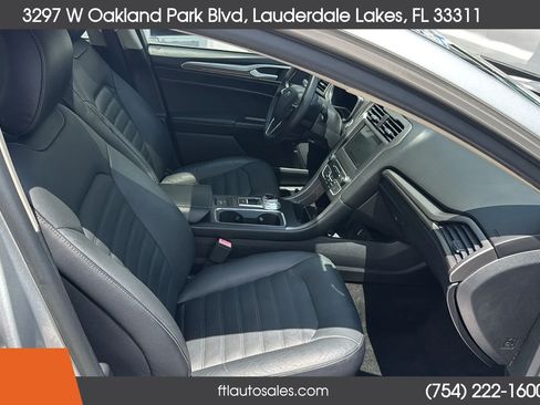 Used 2018 Ford Fusion SE w/ Equipment Group 602A FWD image 38