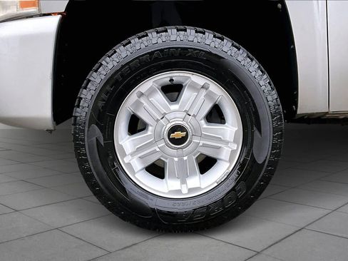 Used 2010 Chevrolet Silverado 1500 LT w/ Power Pack Plus image 9