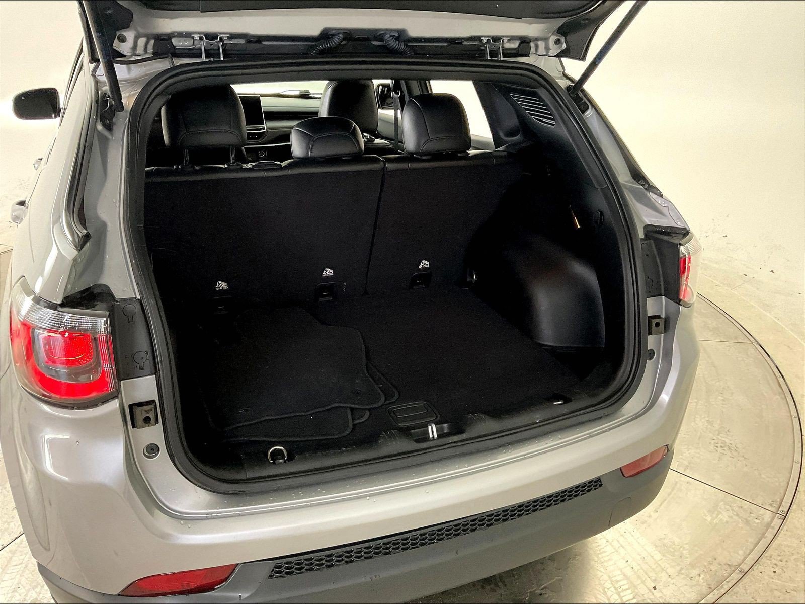 Used 2023 Jeep Compass Latitude AWD/4WD image 40
