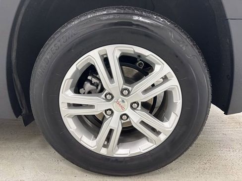 Used 2024 GMC Terrain SLE image 33