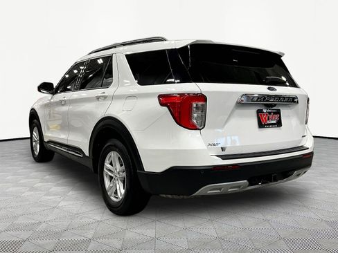 Used 2022 Ford Explorer XLT w/ Equipment Group 202A AWD/4WD image 4