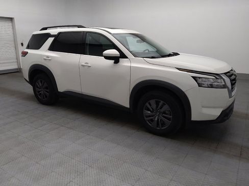 Used 2022 Nissan Pathfinder SV w/ SV Premium Package AWD/4WD image 11