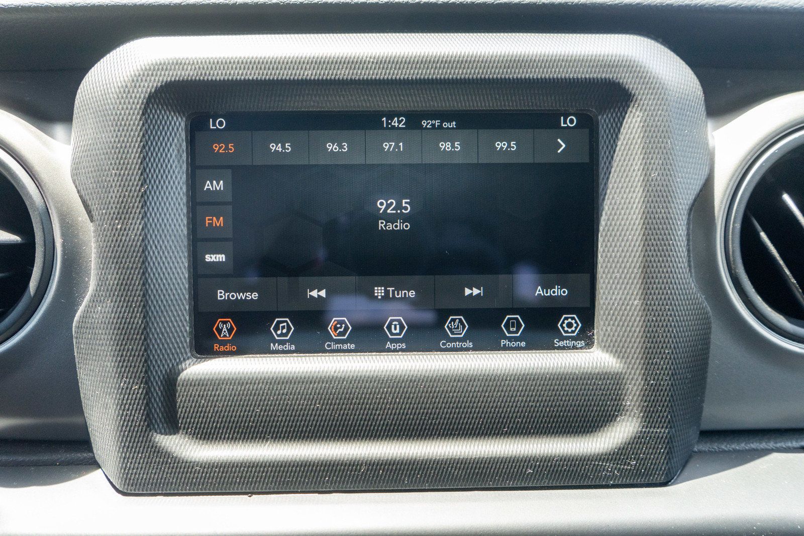 Used 2022 Jeep Wrangler Sport AWD/4WD image 16