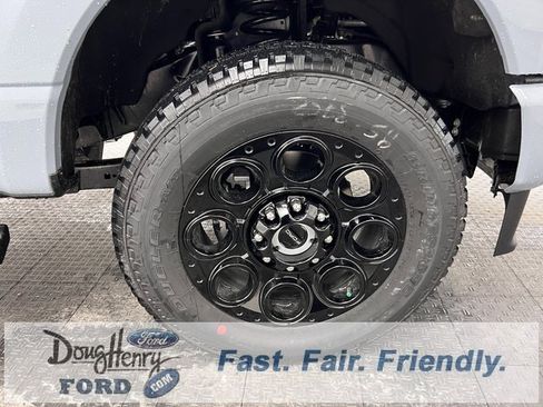 New 2026 Ford F250 Lariat w/ Black Appearance Package image 17