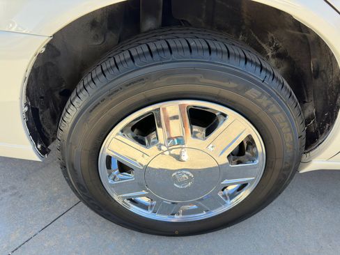 Used 2009 Cadillac DTS Limousine image 64