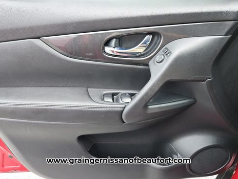 Used 2017 Nissan Rogue S FWD image 16