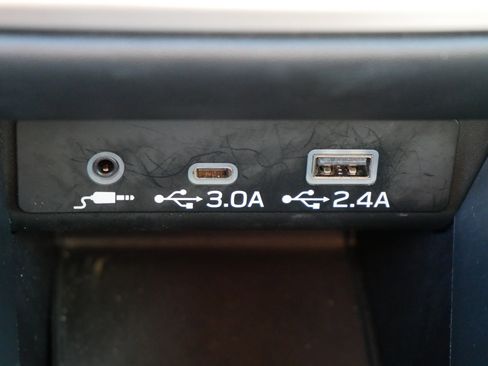 Used 2024 Subaru Outback Premium image 31