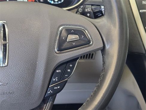 Used 2017 Lincoln MKX Select w/ Select Plus Package image 30