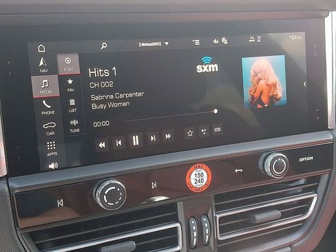 Used 2025 Porsche Macan image 20