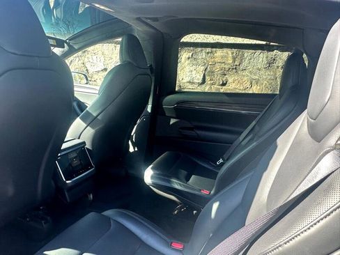 Used 2023 Tesla Model X image 46