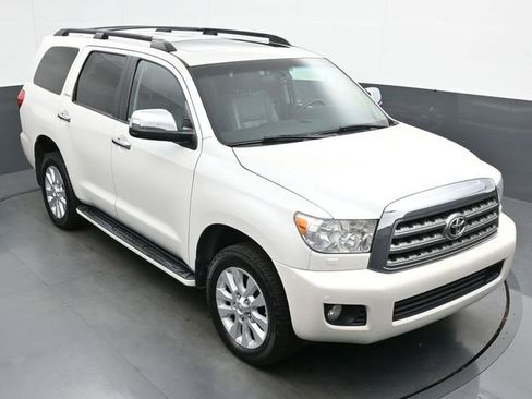 Used 2017 Toyota Sequoia Platinum AWD/4WD image 45