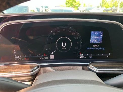 Used 2021 Cadillac Escalade Premium Luxury w/ LPO, Illumination Package AWD/4WD image 13