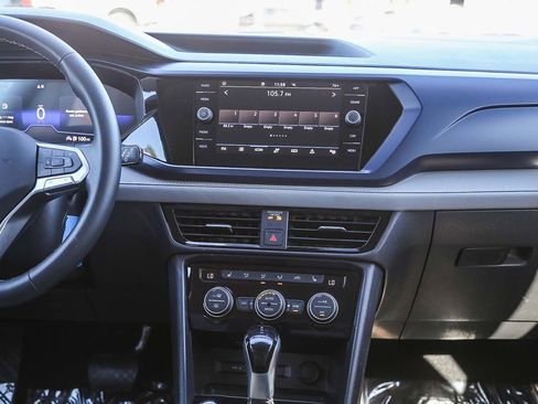 Used 2024 Volkswagen Taos SE image 15