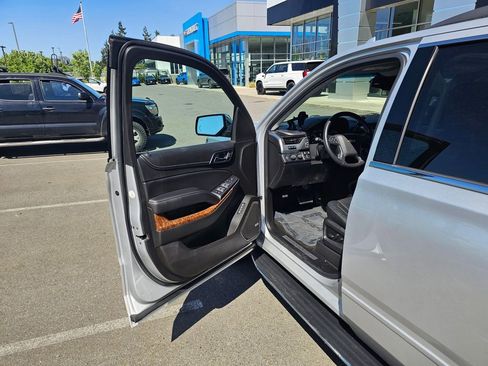 Used 2017 Chevrolet Tahoe Premier AWD/4WD image 22