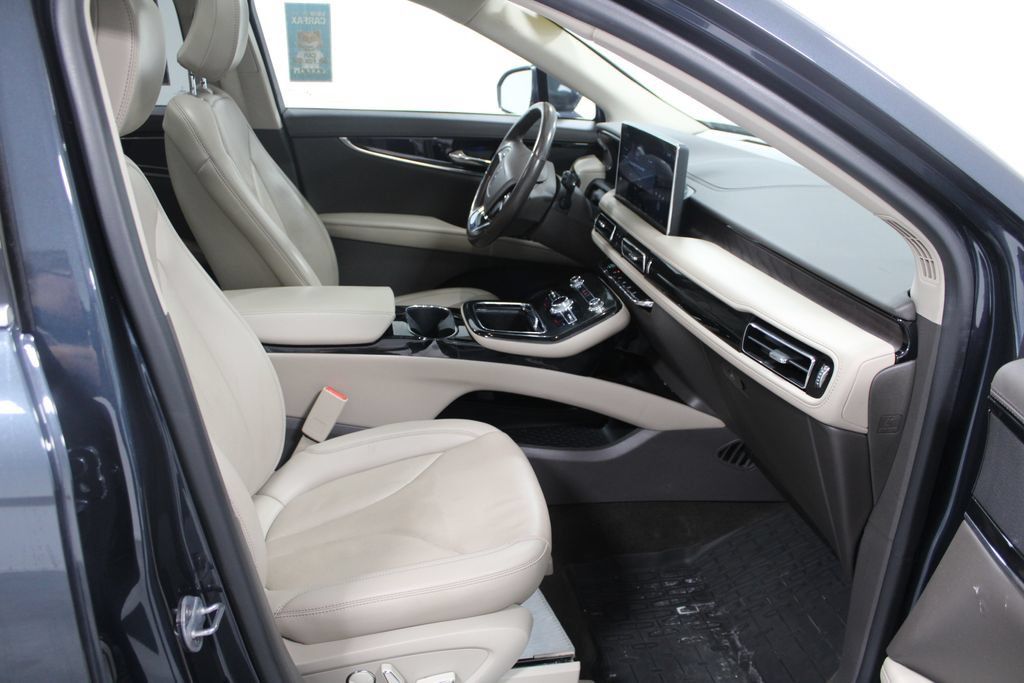 Used 2023 Lincoln Nautilus Reserve AWD/4WD image 29