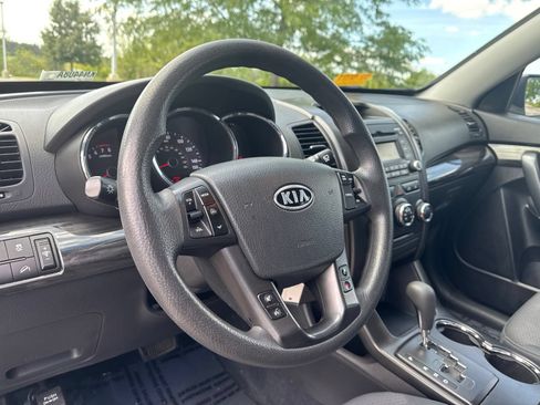 Used 2013 Kia Sorento LX AWD/4WD image 18