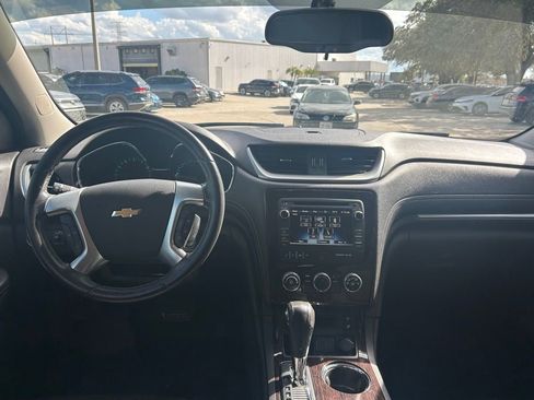 Used 2017 Chevrolet Traverse LT w/ Style and Technology Package image 41