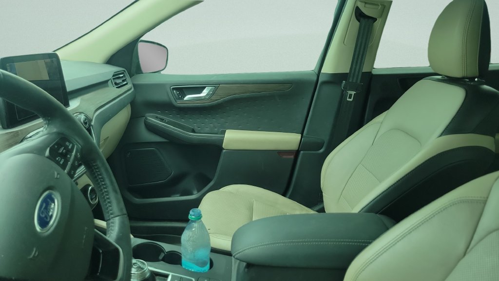 Used 2020 Ford Escape Titanium FWD image 5