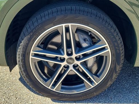 Used 2023 Audi Q5 e Premium Plus w/ Premium Plus Package image 9