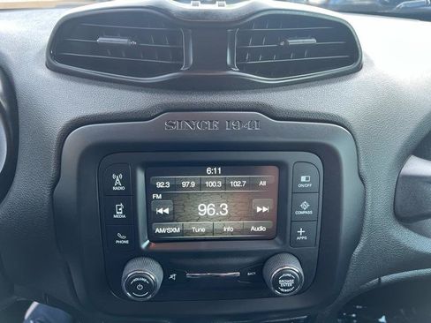Used 2017 Jeep Renegade Altitude AWD/4WD image 15