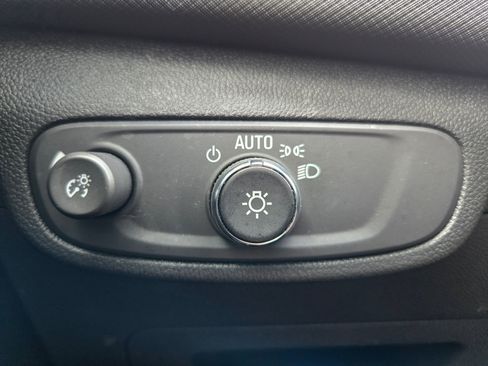 Used 2024 Chevrolet TrailBlazer LS w/ LS Convenience Package FWD image 25