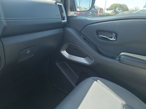 Certified 2025 Nissan Frontier SV w/ SV Convenience Package image 19