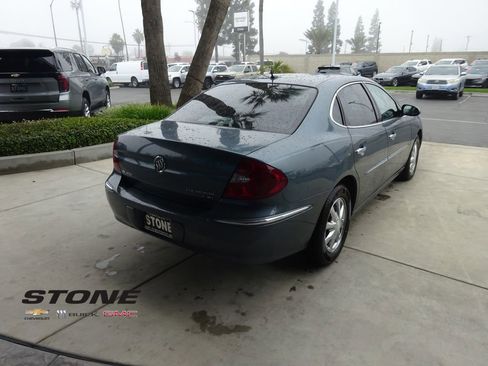 Used 2006 Buick LaCrosse CXL w/ Chrome Appearance Package image 8