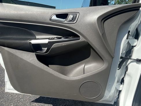 Used 2022 Ford Transit Connect XLT image 10