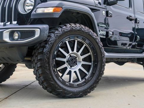 Used 2020 Jeep Wrangler Unlimited Sahara AWD/4WD image 2