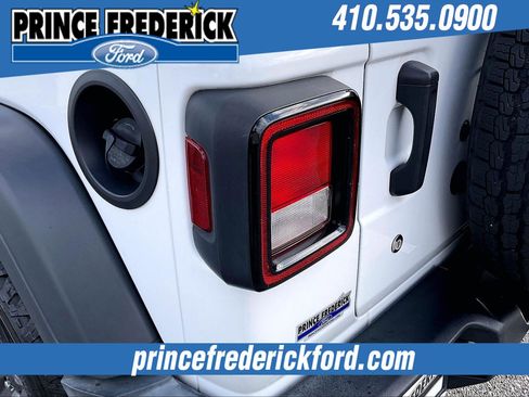 Used 2018 Jeep Wrangler Unlimited Sport S image 27