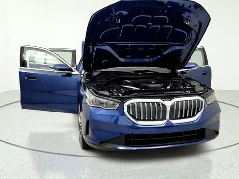 Used 2026 BMW 530i RWD image 12