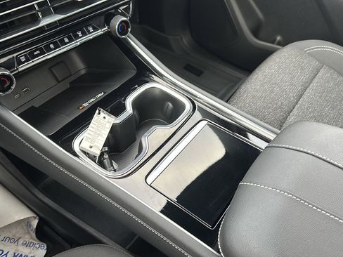 Certified 2024 Chevrolet Traverse LT w/ LPO, Floor Liner Package image 39