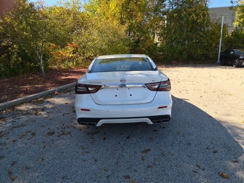 Used 2023 Nissan Maxima SV w/ Floor Mat Group image 6