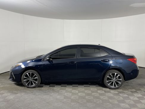 Used 2018 Toyota Corolla SE image 3