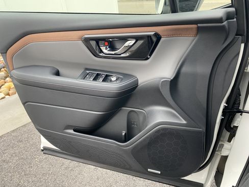 Used 2025 Subaru Forester Sport image 17