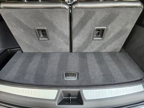 Used 2025 Cadillac XT6 Premium Luxury image 30