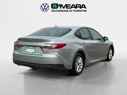 Used 2025 Toyota Camry LE image 5