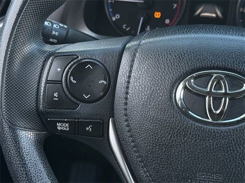 Used 2018 Toyota RAV4 LE image 13