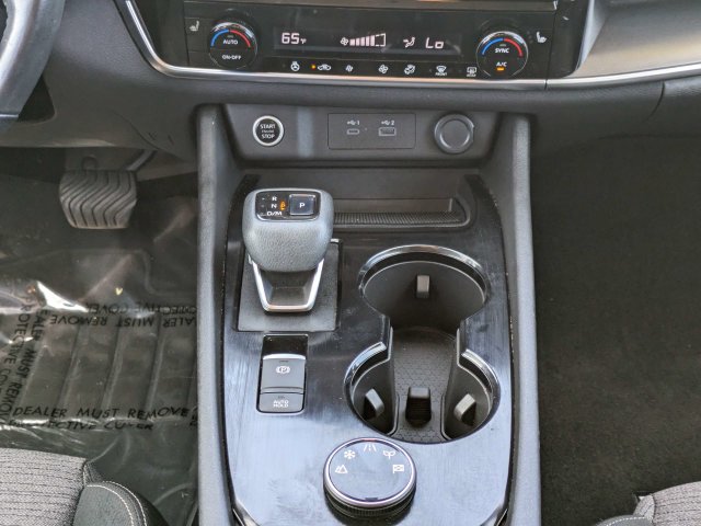 Used 2021 Nissan Rogue SV AWD/4WD image 19