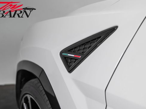 Used 2022 Lamborghini Urus AWD/4WD image 15