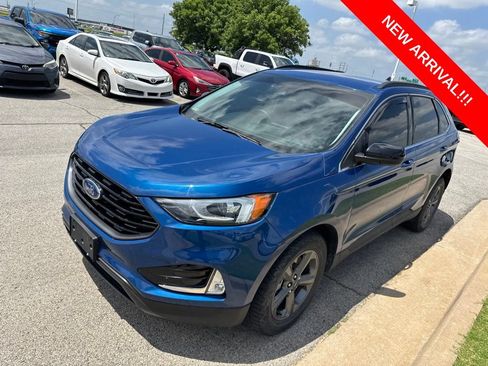 Used 2022 Ford Edge SEL w/ Sport Appearance Package AWD/4WD image 3